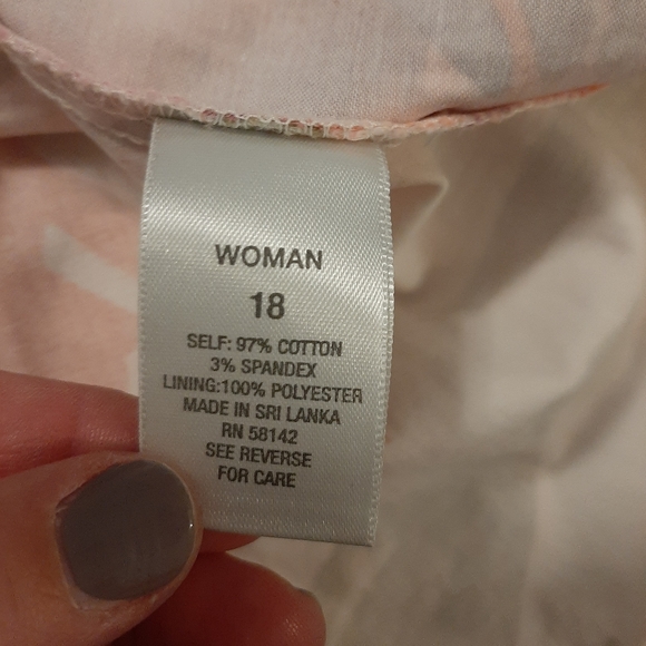 Dressbarn dress size 18 white with red and purple flowers - Picture 8 of 9